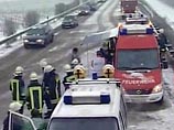 В Германии автобус с бельгийскими туристами вылетел в десятиметровый кювет В Германии автобус с бельгийскими туристами вылетел в десятиметровый кювет