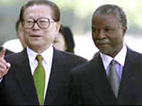 Во вторник 30 января председатель КНР Ху Цзиньтао отправился в поездку по восьми африканским странам. Он посетит Камерун, Либерию, Замбию, Намибию, ЮАР, Мозамбик, Сейшельские Острова и Судан