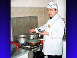 Владелец кафе - 28-летний предприниматель Фарход Турсунов - человек верующий