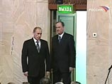 Президент Путин похвалил ФСБ за работу в 2006 году, дал ей положительную оценку и поблагодарил "руководящий состав и рядовых сотрудников службы за добросовестное выполнение своих обязанностей"