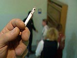 Власти Москвы по примеру Парижа подумывают запретить курение в общественных местах Власти Москвы по примеру Парижа подумывают запретить курение в общественных местах