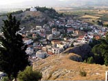Насельницы монастыря в городке Сидирокастро в Северной Греции, близ границы с Болгарией, решили сбежать от долгов