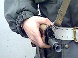 В Москве милиционеры открыли огонь по хулигану, который с топором напал на "Жигули" 