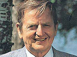 Улоф Пальме (Olof Palme)родился в Стокгольме 30 января 1927 года . После службы в армии в 1948 году поступил в Кеньон-колледж в США. Вернувшись в Швецию, в 1951 году получил степень доктора права в Стокгольмском университете и занялся политикой Улоф Пальме (Olof Palme)родился в Стокгольме 30 января 1927 года . После службы в армии в 1948 году поступил в Кеньон-колледж в США. Вернувшись в Швецию, в 1951 году получил степень доктора права в Стокгольмском университете и занялся политикой