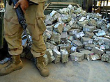 В Ираке пропали 360 тонн долларов в мешках, отправленных в помощь временному правительству