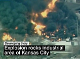В США после серии взрывов на химическом заводе начался сильный пожар