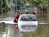 Число жертв наводнения в индонезийской столице и ее окрестностях, которое продолжается уже девятый день, достигло 80 человек, заявили в субботу РИА "Новости" в открытом городскими властями кризисном центре