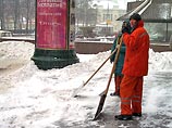 В статье, опубликованной в пятницу, отмечается оперативность московских служб, очищающих улицы российской столицы от снега, выпавшего накануне