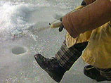 В 15:55 мск поступило сообщение от местных жителей, что в районе мыса Колгапня (Кингисеппский район Ленинградской области) оторвало льдину с рыбаками