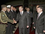Король Иордании Абдалла II принял во вторник в своем дворце российского президента Владимира Путина, прибывшего в Амман накануне вечером после посещения Саудовской Аравии и Катара в рамках блиц-турне по странам Ближнего Востока