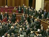 Партия регионов Украины опередила БЮТ, первой заблокировав трибуну Верховной рады