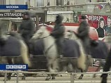 Несколько митингов и шествий пройдут в Москве: за порядком следят 5 тысяч милиционеров Несколько митингов и шествий пройдут в Москве: за порядком следят 5 тысяч милиционеров