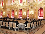 Напомним, в этот орган помимо действующих глав регионов теперь могут входить бывшие губернаторы, а также ученые и другие влиятельные деятели Напомним, в этот орган помимо действующих глав регионов теперь могут входить бывшие губернаторы, а также ученые и другие влиятельные деятели