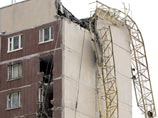 В Санкт-Петербурге на жилой 12-этажный дом упал подъемный кран: 2 погибших