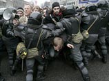В Петербурге в субботу несмотря на запрет властей начался оппозиционный "Марш несогласных" В Петербурге в субботу несмотря на запрет властей начался оппозиционный "Марш несогласных"