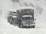Транскавказская магистраль перекрыта из-за сильного снегопада Транскавказская магистраль перекрыта из-за сильного снегопада
