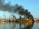 Как сообщили РИА "Новости" во Владивостокском морском спасательно-координационном центре (СКЦ), пожар на танкере произошел в субботу. "Огонь полностью уничтожил машинное отделение судна. Пострадавших и угрозы разлива топлива нет"
