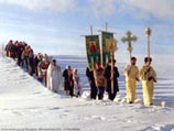 Крестный ход на Большой Уссурийский остров совершили прихожане православных храмов Хабаровска