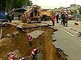 На Ленинградском проспекте вновь просел асфальт. Движение затруднено На Ленинградском проспекте вновь просел асфальт. Движение затруднено