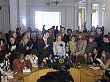 БЮТ и "Наша Украина" солидарно выдвинули правящей коалиции 17 требований, а через полчаса покинули зал заседаний