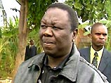 Лидеру оппозиции в Зимбабве полицейские проломили череп за критику президента