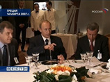 Путин начал переговоры в Афинах, едва сойдя с трапа самолета Путин начал переговоры в Афинах, едва сойдя с трапа самолета