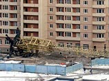 В Петербурге нашли еще один опасный кран, нависающий над жилым домом