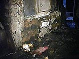 Восьмиквартирный жилой дом на площади 200 кв. метров почти полностью выгорел - обрушилась кровля, сгорел второй этаж, обрушился пол в квартирах на первом этаже