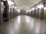 В питерском метро распылили газ: пассажиры кашляют и чихают