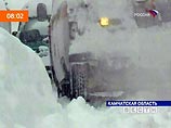 На Камчатке в снегах застряла колонна грузовиков: один водитель пропал