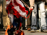 В Калининграде группа подростков сожгла государственный флаг США