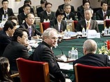 Шестисторонние переговоры с участием двух корейских государств, России, США, Китая и Японии были временно прекращены из-за того, что санкции Вашингтона против КНДР были сняты, но деньги с размороженных счетов "застряли" в Макао