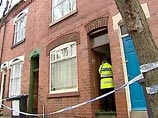 Параллельно полиция проводит обыски в пяти домах в окрестностях Лидса и в двух на востоке Лондона