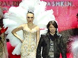 В Москве в Гостином Дворе открывается 17-я Неделя Моды в Москве. Она откроется показом российского дизайнера Валентина Юдашкина и продлится до 29 марта.     