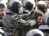 Российские "лихачи" накрывают номера машин оптическими наклейками Российские "лихачи" накрывают номера машин оптическими наклейками
