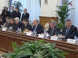 В 2009 году в Москве появятся новые дорожные знаки - большего формата и с ярко-желтой окантовкой В 2009 году в Москве появятся новые дорожные знаки - большего формата и с ярко-желтой окантовкой