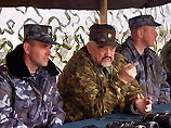 За учениями наблюдали Главком вооруженных сил ПМР президент Игорь Смирнов, вице-президент Александр Королев, министр внутренних дел Вадим Красносельский, министр обороны непризнанной республики Станислав Хажеев За учениями наблюдали Главком вооруженных сил ПМР президент Игорь Смирнов, вице-президент Александр Королев, министр внутренних дел Вадим Красносельский, министр обороны непризнанной республики Станислав Хажеев