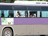 Два вооруженных человека захватили в среду в столице Филиппин Маниле школьный автобус Два вооруженных человека захватили в среду в столице Филиппин Маниле школьный автобус