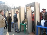 В Москве и Петербурге цены на бензин упали за месяц на 8% В Москве и Петербурге цены на бензин упали за месяц на 8%