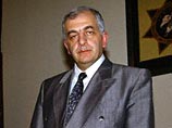 Звиад Гамсахурдиа был президентом Грузии в 1991-92 годах. В начале 1992 года во время гражданского противостояния он покинул страну и выехал в Чечню. Гамсахурдиа умер при невыясненных обстоятельствах 31 декабря 1993 года в одном из сел западной Грузии, гд