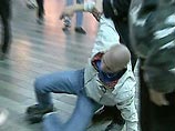 В московском метро двое кавказцев напали к ножом на жителя Подмосковья, который, выходя из вагона, случайно задел их. 
