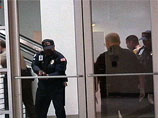 По сообщению руководства местного бюро CNN, стрельба произошла около 13:30 по местному времени у главного входа рядом с гостиницей Omni Hotel, являющейся частью комплекса CNN