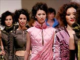 Открыл "иностранный день" Дом моды Bosideng - это один из самых больших производителей одежды в Китае