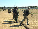 Согласно документу, предполагается, в частности, допустить на территорию Украины для участия в международных учениях в 2007 году военных из России, Словакии, стран-членов НАТО