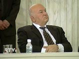 Мэр Москвы Юрий Лужков намерен в ближайшее время поставить перед президентом России Владимиром Путиным вопрос о доверии и имеет высокие шансы получить согласие Мэр Москвы Юрий Лужков намерен в ближайшее время поставить перед президентом России Владимиром Путиным вопрос о доверии и имеет высокие шансы получить согласие