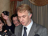 Заместитель министра иностранных дел Украины Владимир Огрызко считает, что злоупотребление использованием государственной символики одного государства на территории другого - не что иное, как неуважение к суверенитету последнего Заместитель министра иностранных дел Украины Владимир Огрызко считает, что злоупотребление использованием государственной символики одного государства на территории другого - не что иное, как неуважение к суверенитету последнего