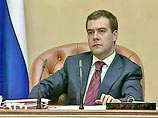 Вице-премьер Медведев призывает россиян усыновлять детей-сирот