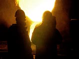 Более 30 рабочих погибли на заводе в Китае от падения ковша с
расплавленной сталью Более 30 рабочих погибли на заводе в Китае от падения ковша с
расплавленной сталью
