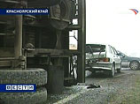 Под Красноярском из-за густого тумана и гололеда столкнулись сразу 20 автомобилей Под Красноярском из-за густого тумана и гололеда столкнулись сразу 20 автомобилей