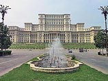 Парламент Румынии приостановил полномочия президента по подозрению в нарушении Конституции
